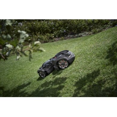 HUSQVARNA AUTOMOWER® 435X AWD 7 HUSQVARNA AUTOMOWER® 435X AWD 7