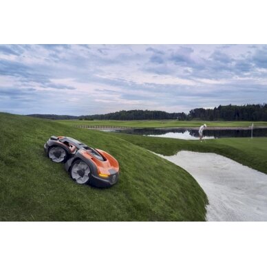 HUSQVARNA AUTOMOWER® 535 AWD 4 HUSQVARNA AUTOMOWER® 535 AWD 4