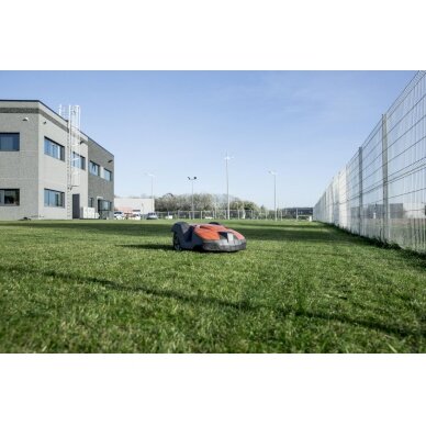 HUSQVARNA AUTOMOWER® 550 3 HUSQVARNA AUTOMOWER® 550 3