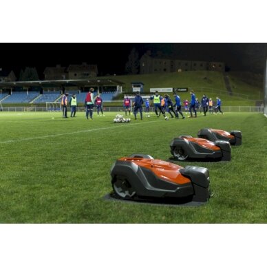 HUSQVARNA AUTOMOWER® 550 5 HUSQVARNA AUTOMOWER® 550 5