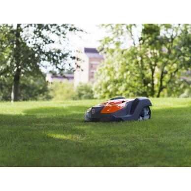 HUSQVARNA AUTOMOWER® 550 9 HUSQVARNA AUTOMOWER® 550 9